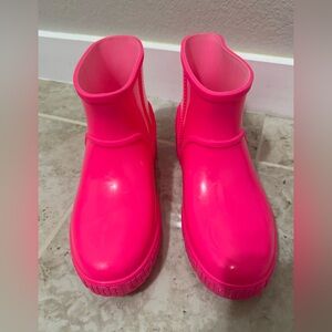 UGG Women’s Drizlita in Pink color (Size 36).